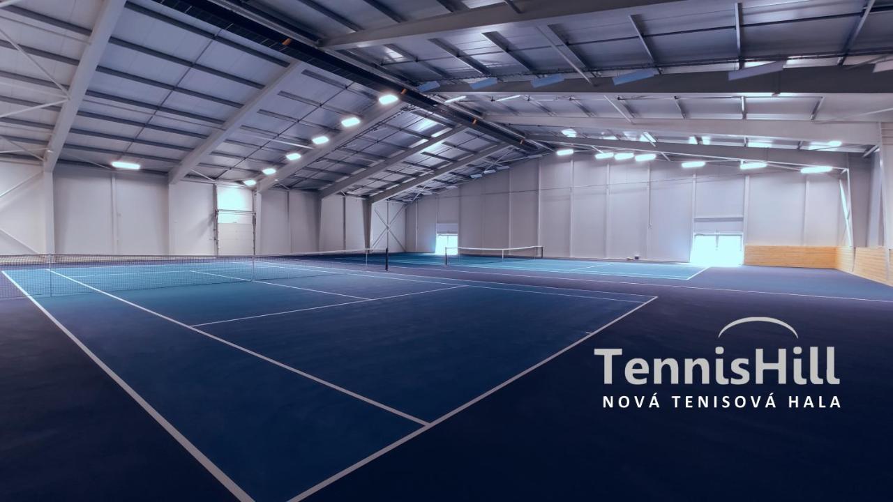 Tennishill Havirov Hotel Екстериор снимка